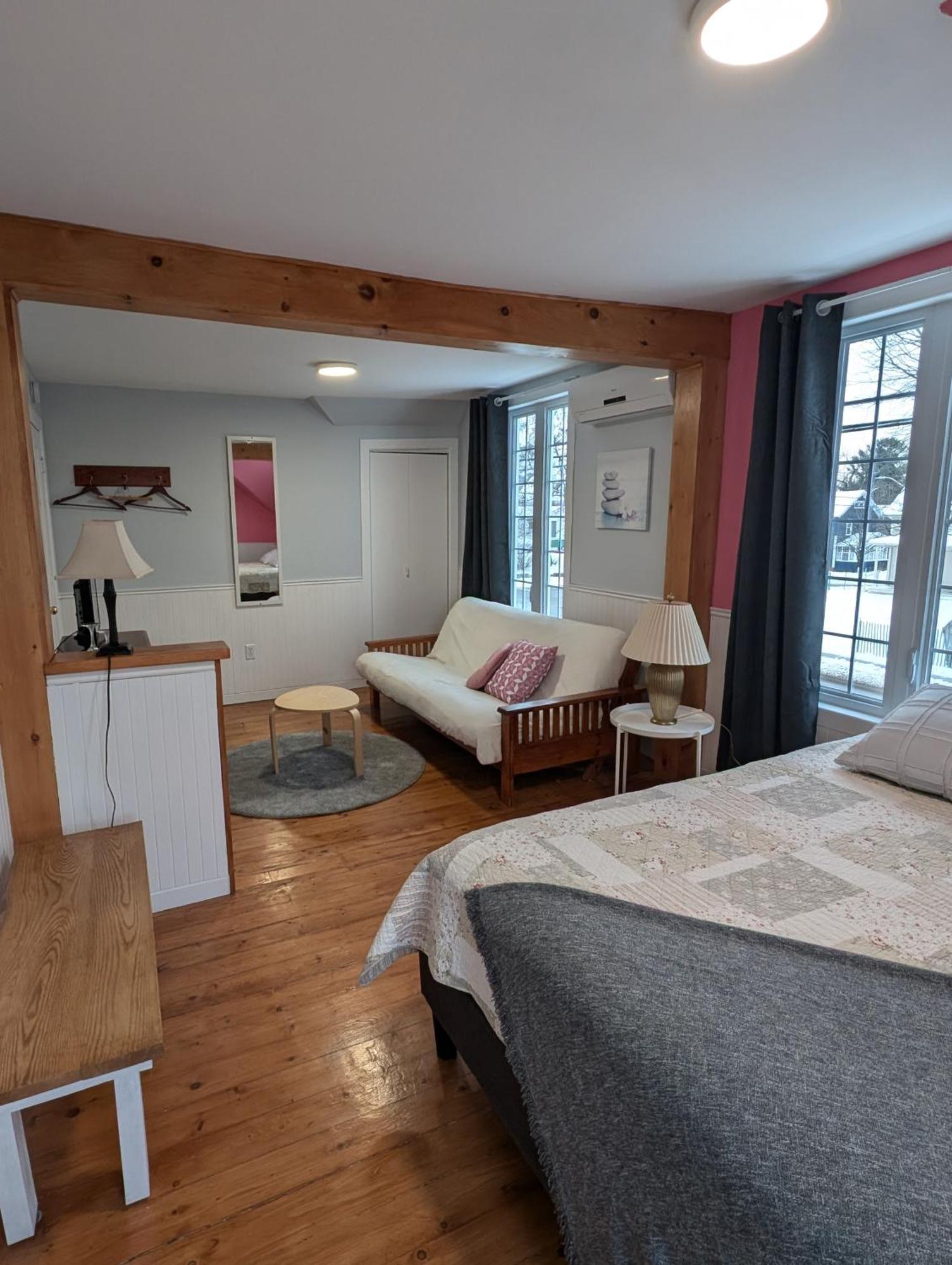 Bed & Breakfast Au Saut Du Lit Magog