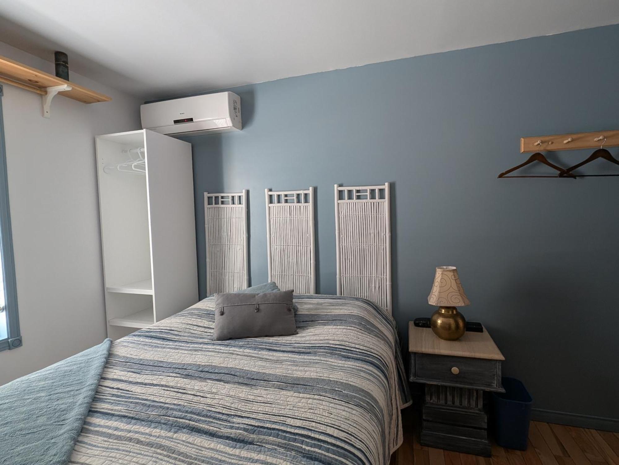 Au Saut Du Lit Bed & Breakfast Magog