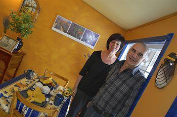 Au Saut Du Lit Bed & Breakfast