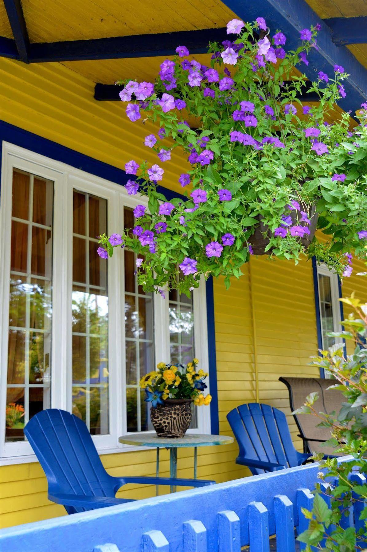 Au Saut Du Lit Bed & Breakfast 4*