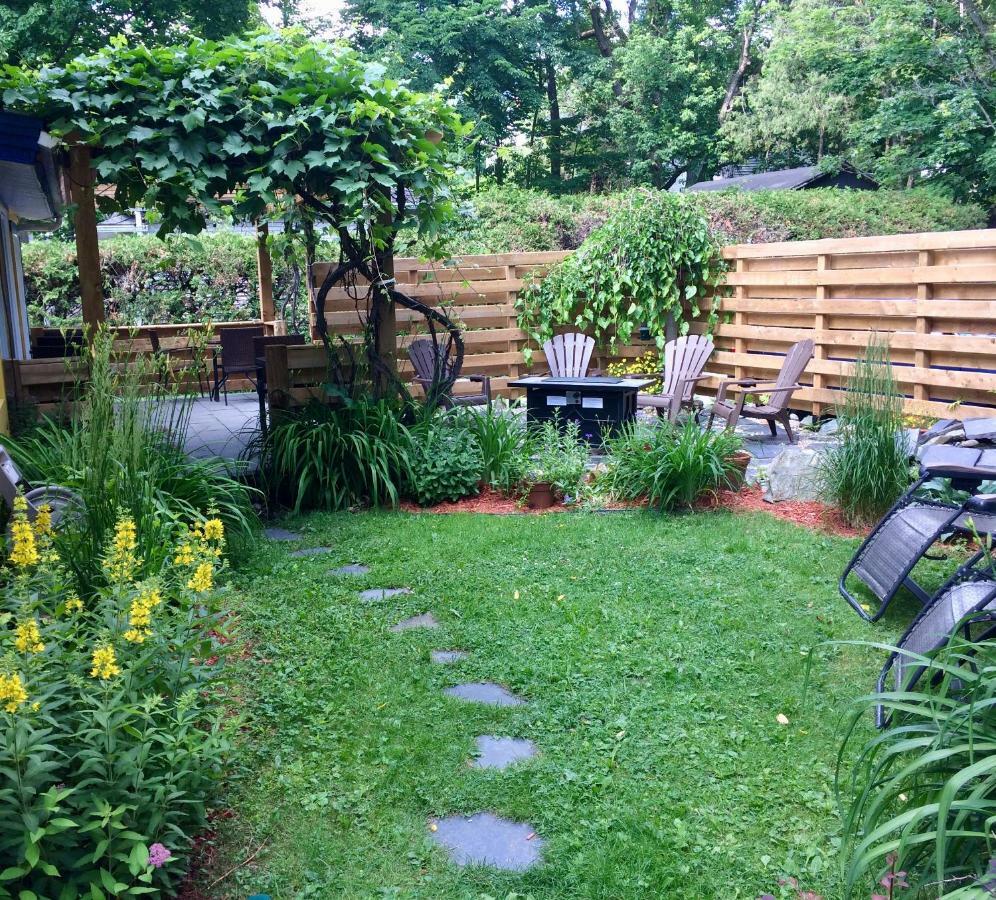 Au Saut Du Lit Bed & Breakfast